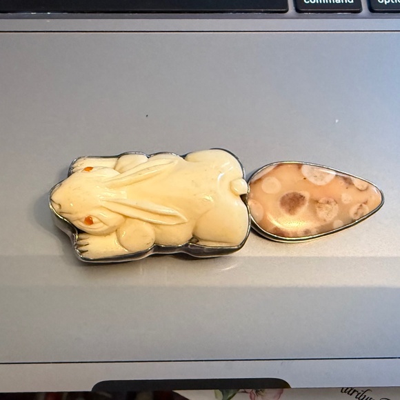 Amy Kahn Russell gorgeous carved rabbit and pink easter agate pendant pin HUGE